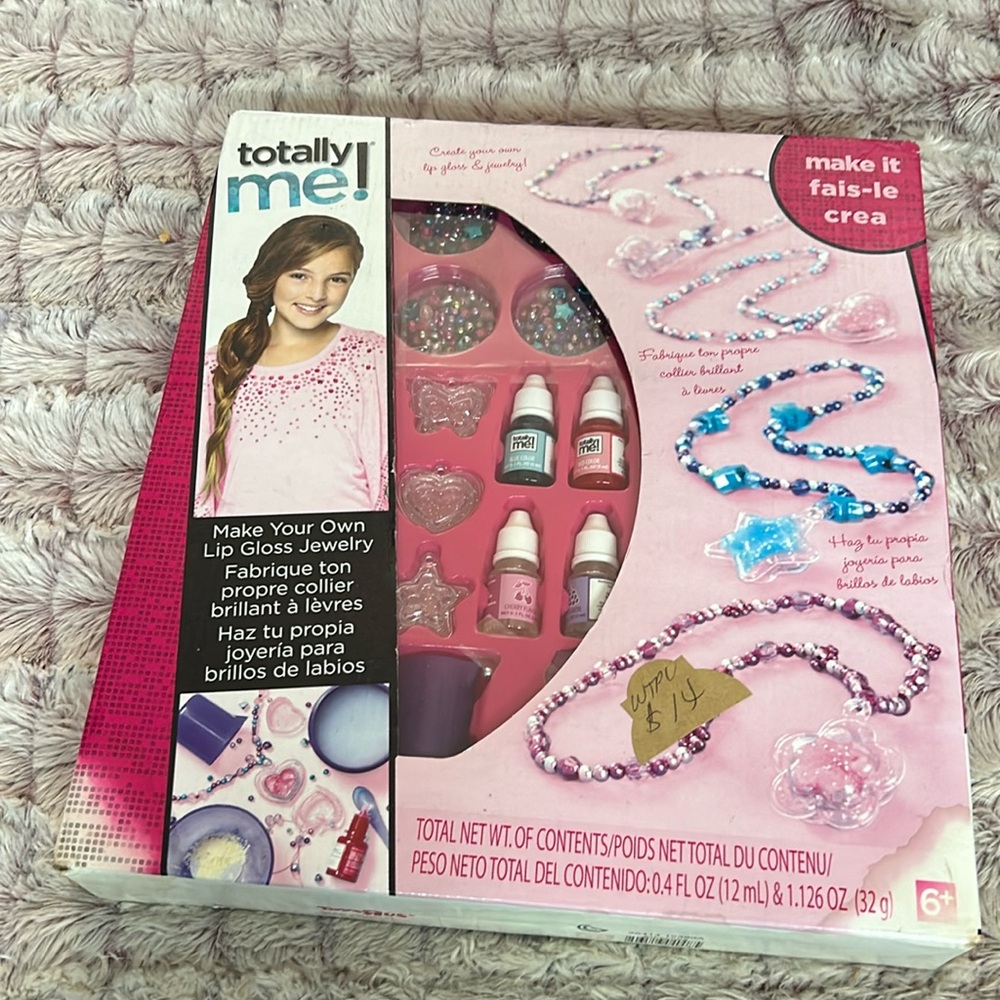 Totally me make your own lip gloss